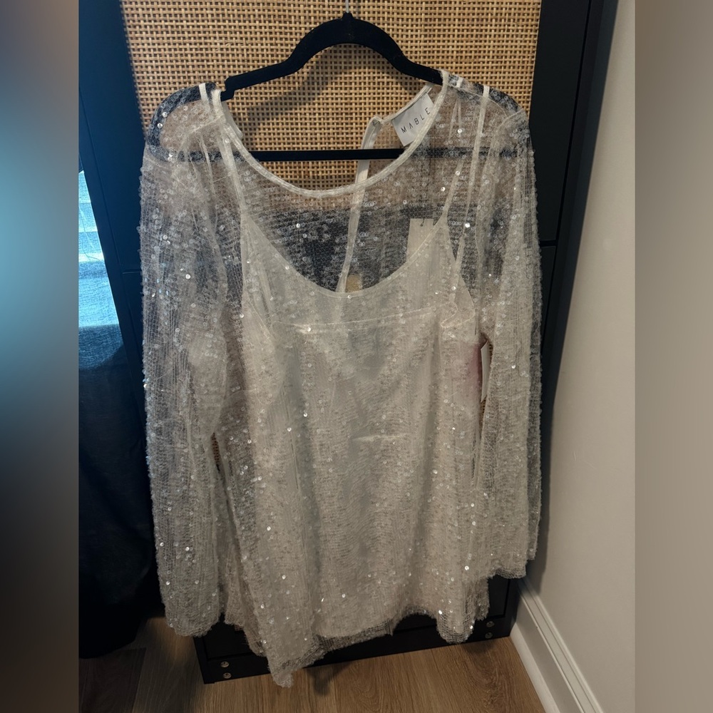 Elegant White Long Sleeve Dress